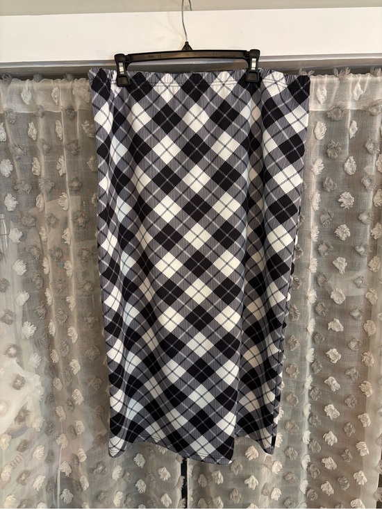 Nuggles Dresses & Skirts - Black & White Plaid Pencil Skirt - Women's Tailored Fit